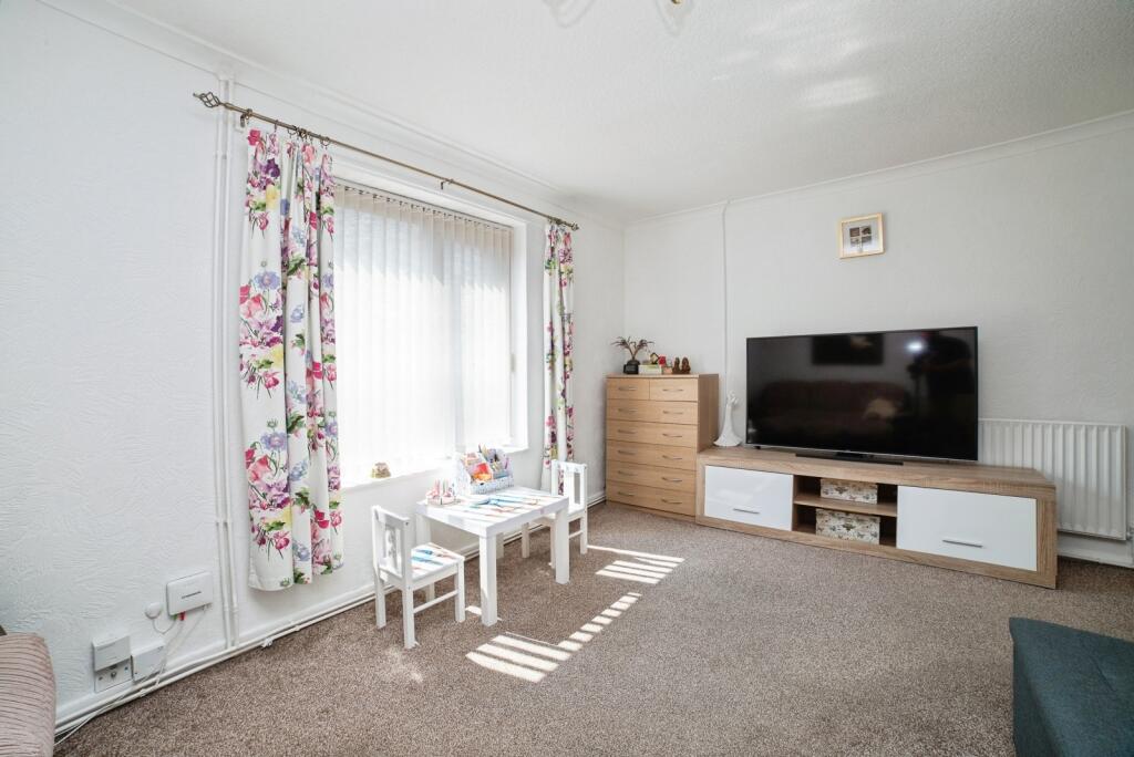House in Ashfield, Sutton in Ashfield, Nottinghamshire - View 4