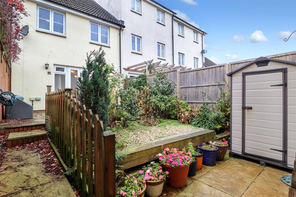 28, Donn Gardens, Bideford, Devon, EX39 photo 2