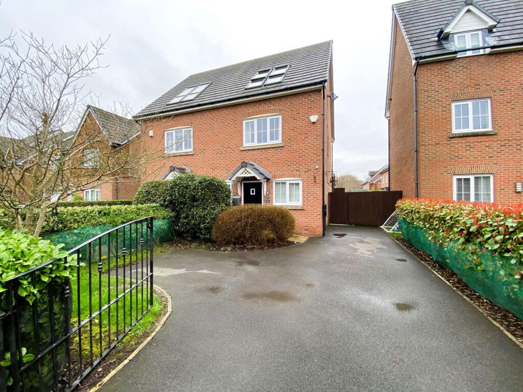 Main image of property: 204 Hunt Lane, Chadderton, Oldham, OL9 0LR