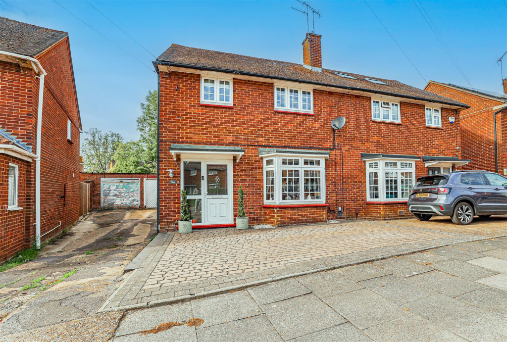 Main image of property: New Park Drive, Hemel Hempstead, HP2