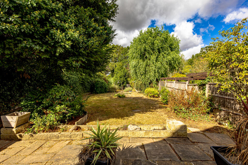 House in Rochford, Rayleigh - More