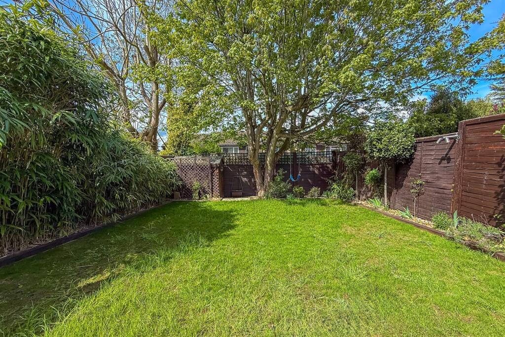 Additional image 25 of Mount Drive, Park Street, St. Albans