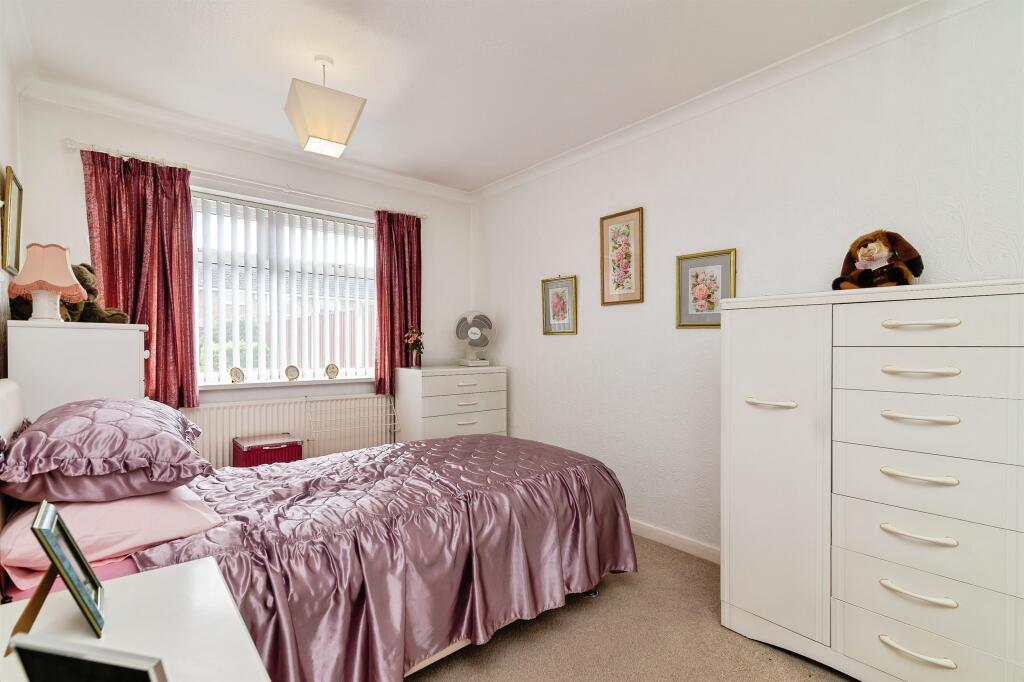 House in Nottingham, Hempshill Vale - More