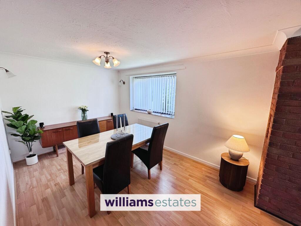 St. James Drive, Prestatyn, LL19 photo 4