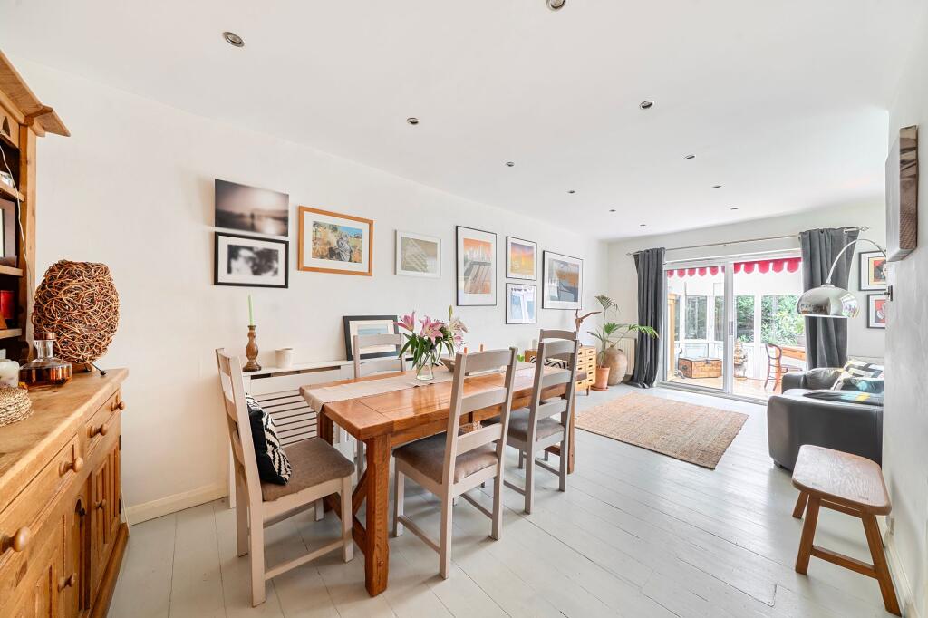 House in Dacorum, Kings Langley - View 4