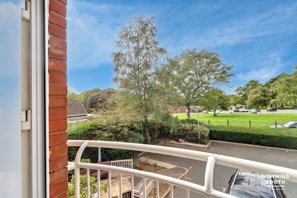 Apartment in Walsall - More