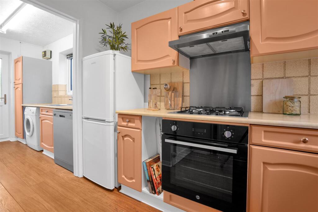 Taylor Drive, Lawford, Manningtree - View 4
