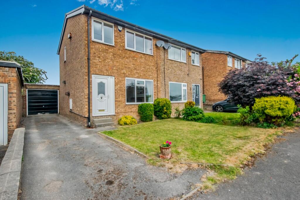 Main image of property: Links Avenue, Hunsworth, Cleckheaton, West Yorkshire, BD19