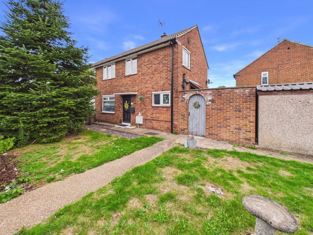 3-bed semi-detached on Tonbridge Drive, Alvaston, £200,000