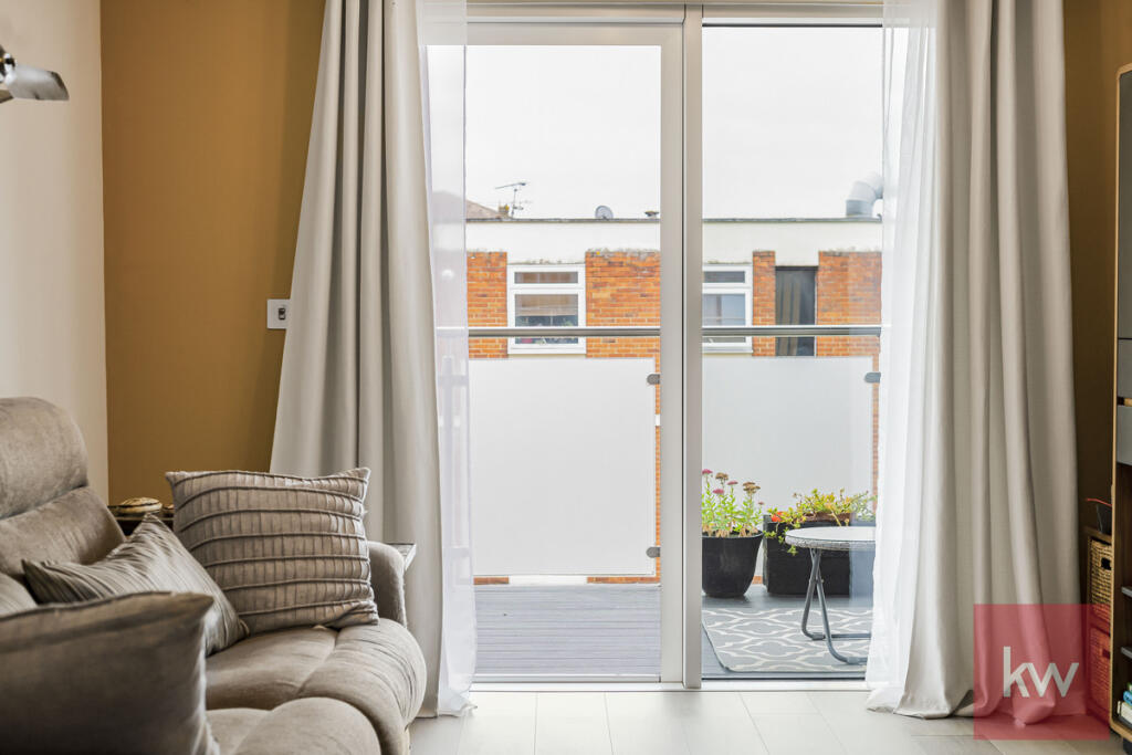 Apartment in Maidenhead, Fishery - View 4