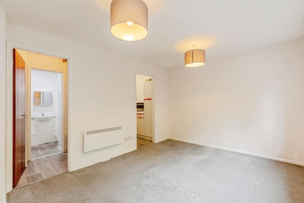 Apartment in Bristol - View 5