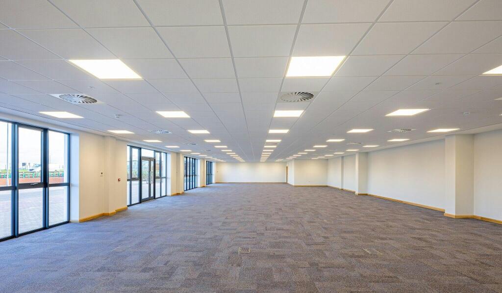 LincolnGreenWayDoncasterSYKDoncaster420GroundFloorOffice18LargeHighDefinitione .jpg