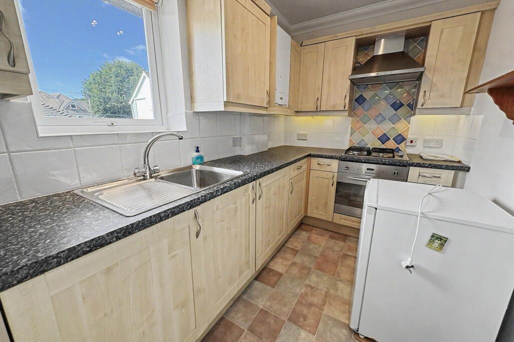 Apartment in Bournemouth, Boscombe - View 4