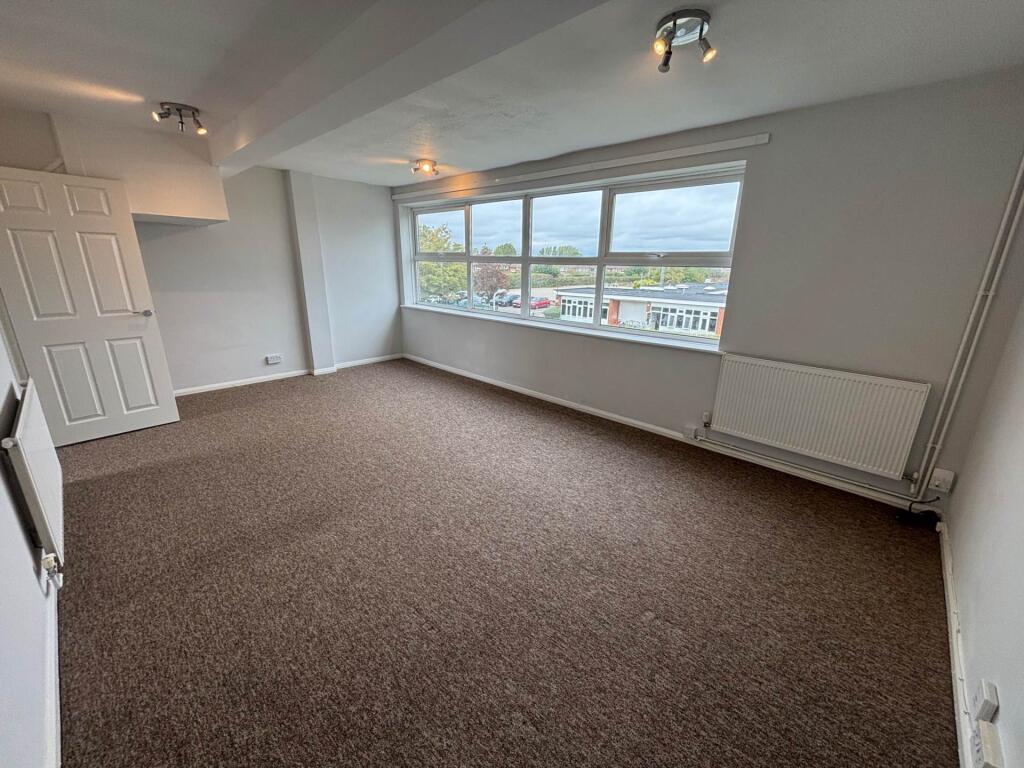 Apartment in Hemel Hempstead - View 3