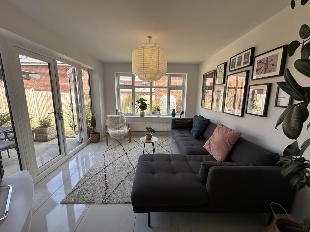 House in Brigsley, The Hyde, Waltham - More