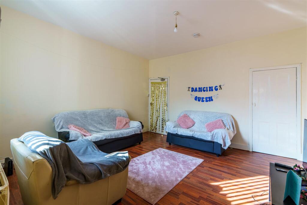 House in Newcastle upon Tyne - View 4