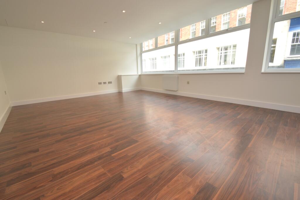 Apartment in Reading - View 3