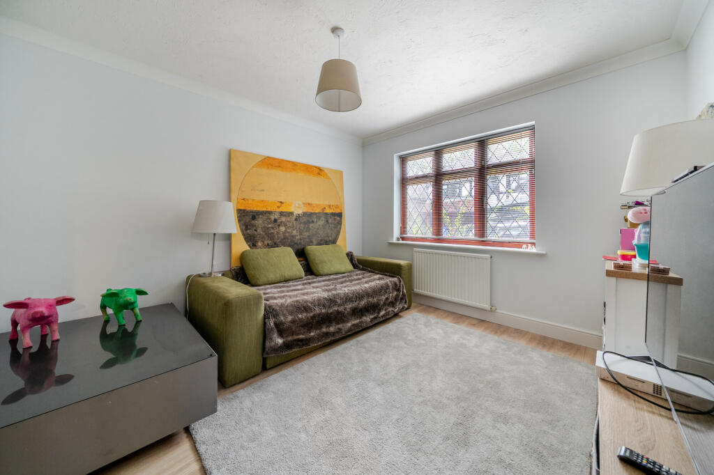 House in Slough - View 4