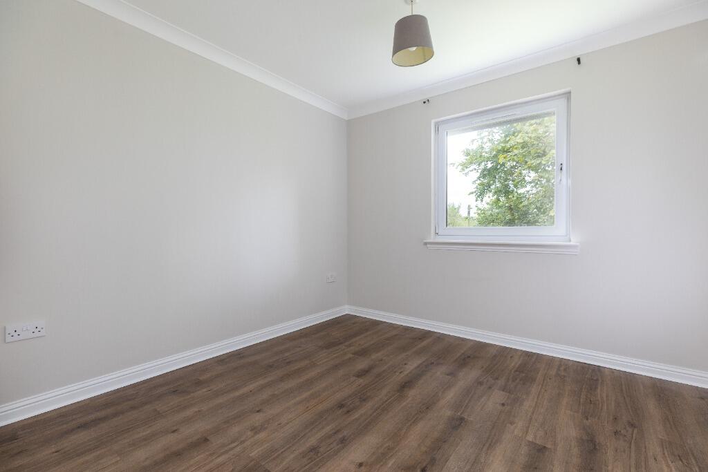 Apartment in Motherwell, North Lanarkshire - View 5