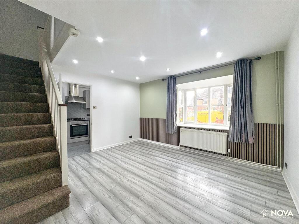 House in Luton - View 2