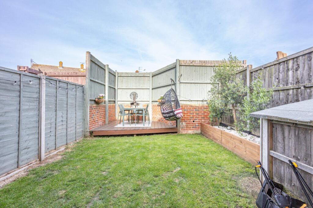 Easington Place, Aylesham, CT3 photo 4
