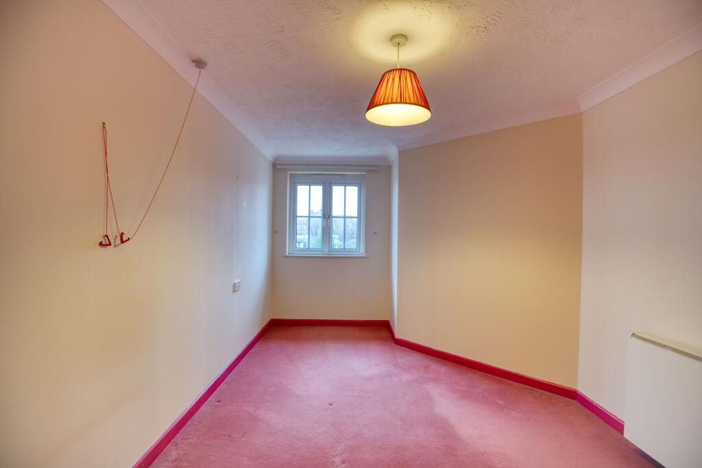 Apartment in Portsmouth, Southsea - View 4
