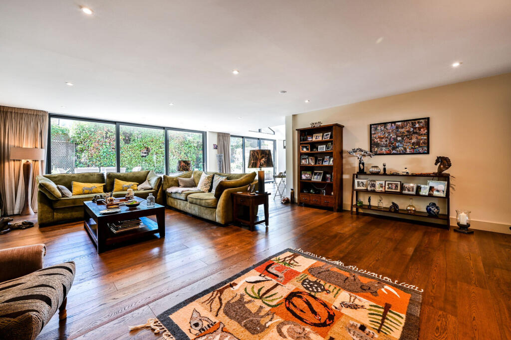 Main image of property: Cleveland Gardens, Worcester Park, KT4