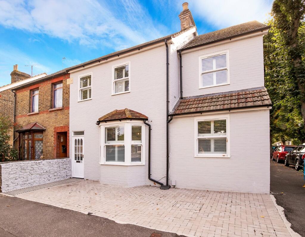 Main image of property: Hamilton Road, Gidea Park, RM2