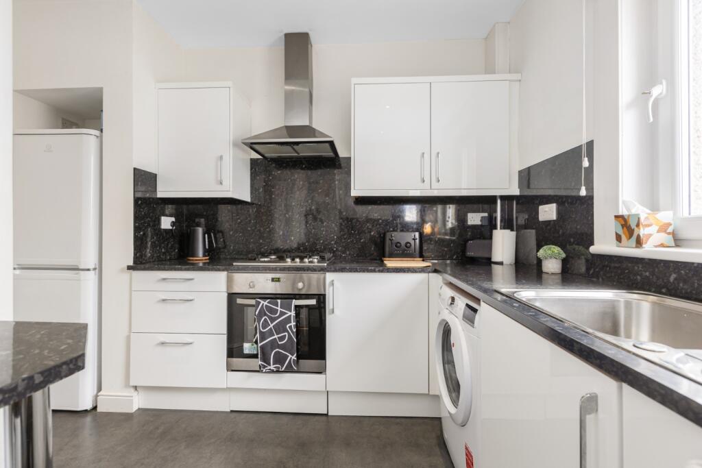 10 Lawrie Terrace, Loanhead, EH20 9AW photo 3