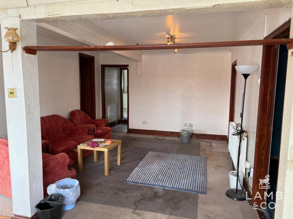 Talbot Avenue, Jaywick, Clacton-On-Sea photo 3
