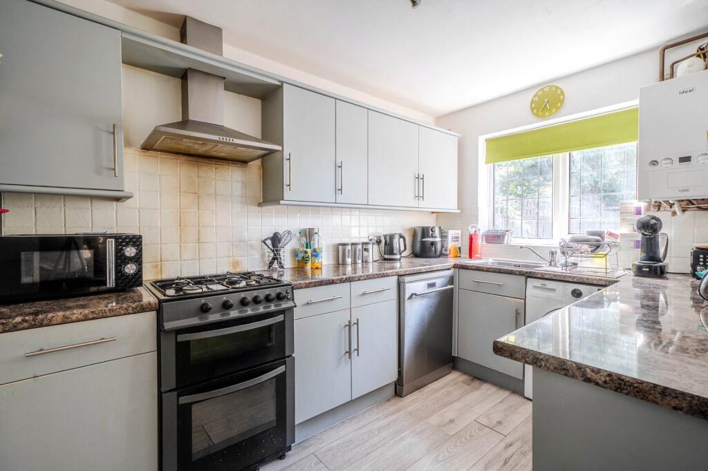 House in Dunstable, Beecroft, Central Bedfordshire - View 4