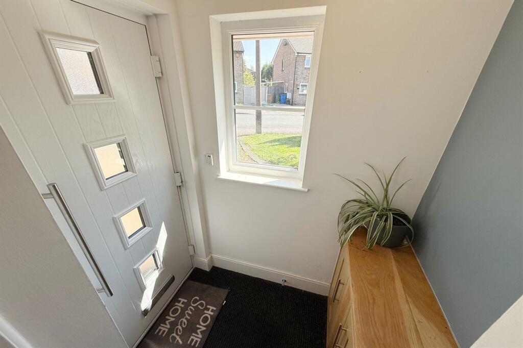Churchston Avenue, Bramhall photo 5
