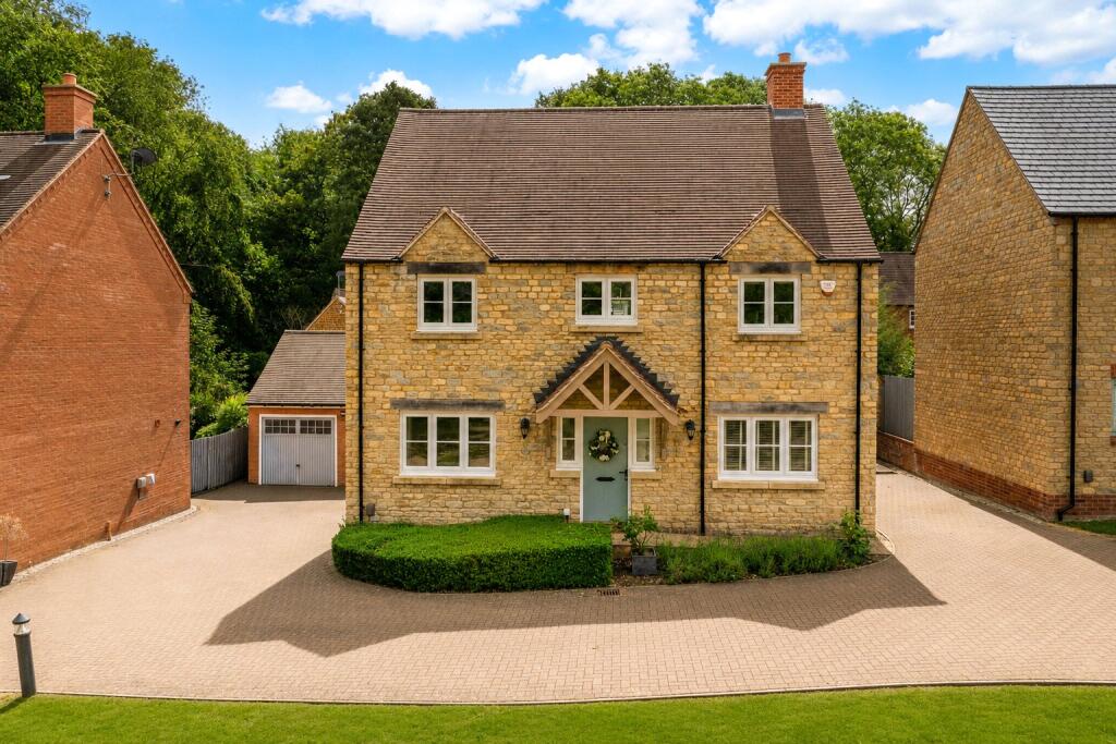 Main image of property: Drayson Way, Towcester, Northamptonshire, NN12