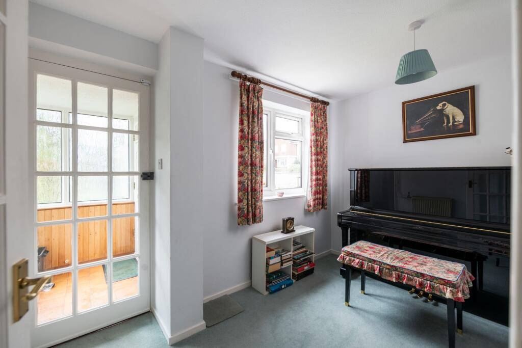 House in Reigate and Banstead, Surrey - View 3