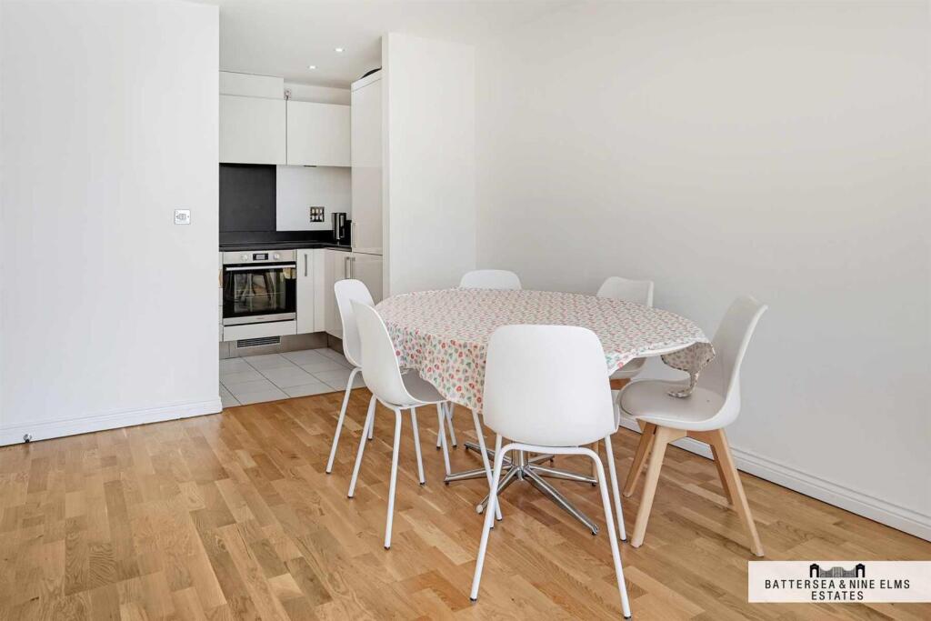 Apartment in London - View 5
