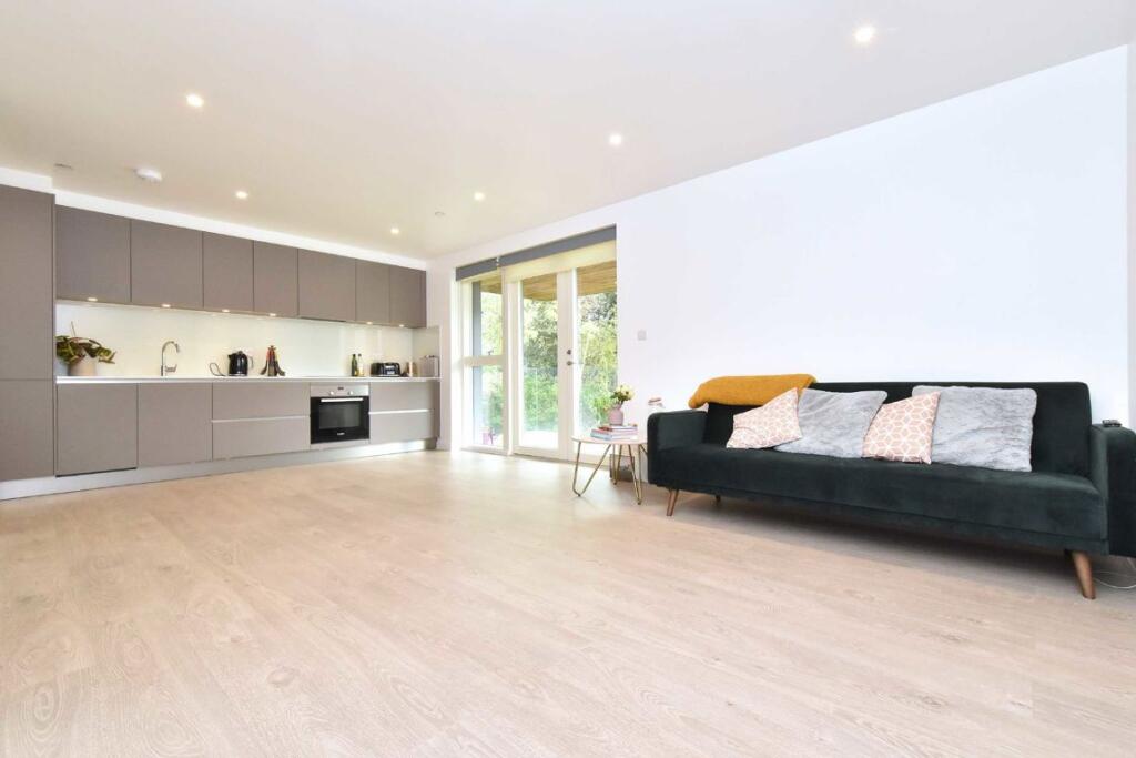 Apartment in London - View 5