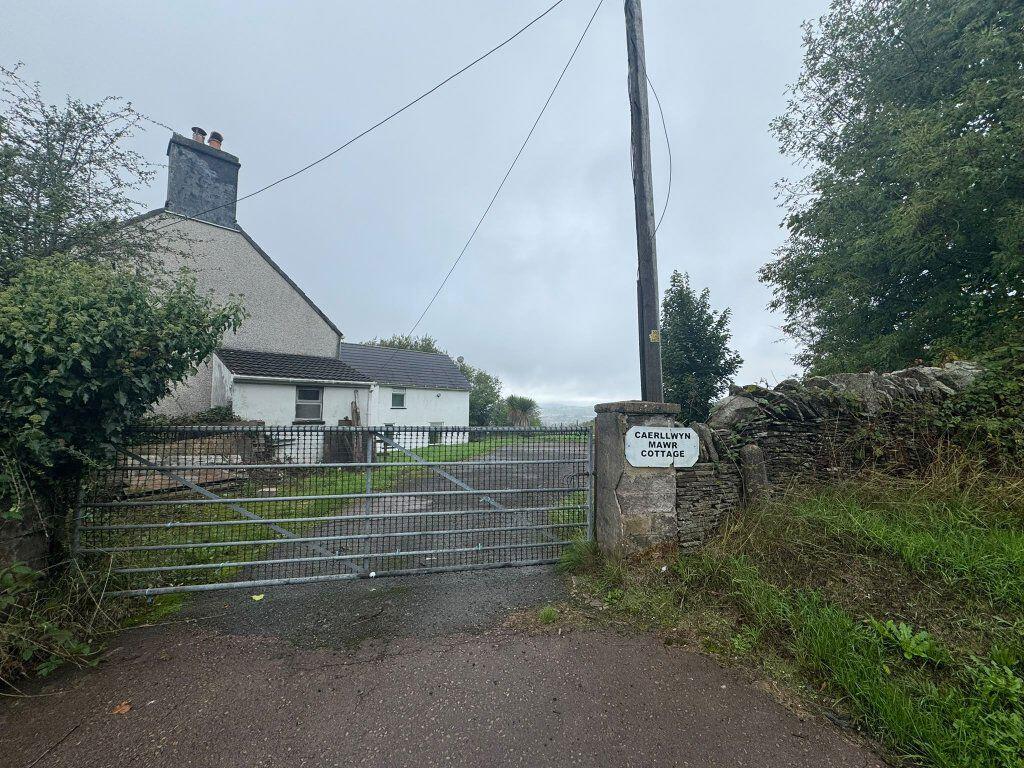 Main image of property: Caerllwyn Mawr, Twyn Gwyn Farm Lane, Mynyddislwyn