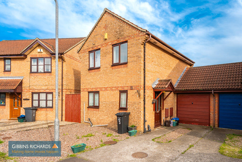 3-bed detached on Hughes Close, Bridgwater, £220,000