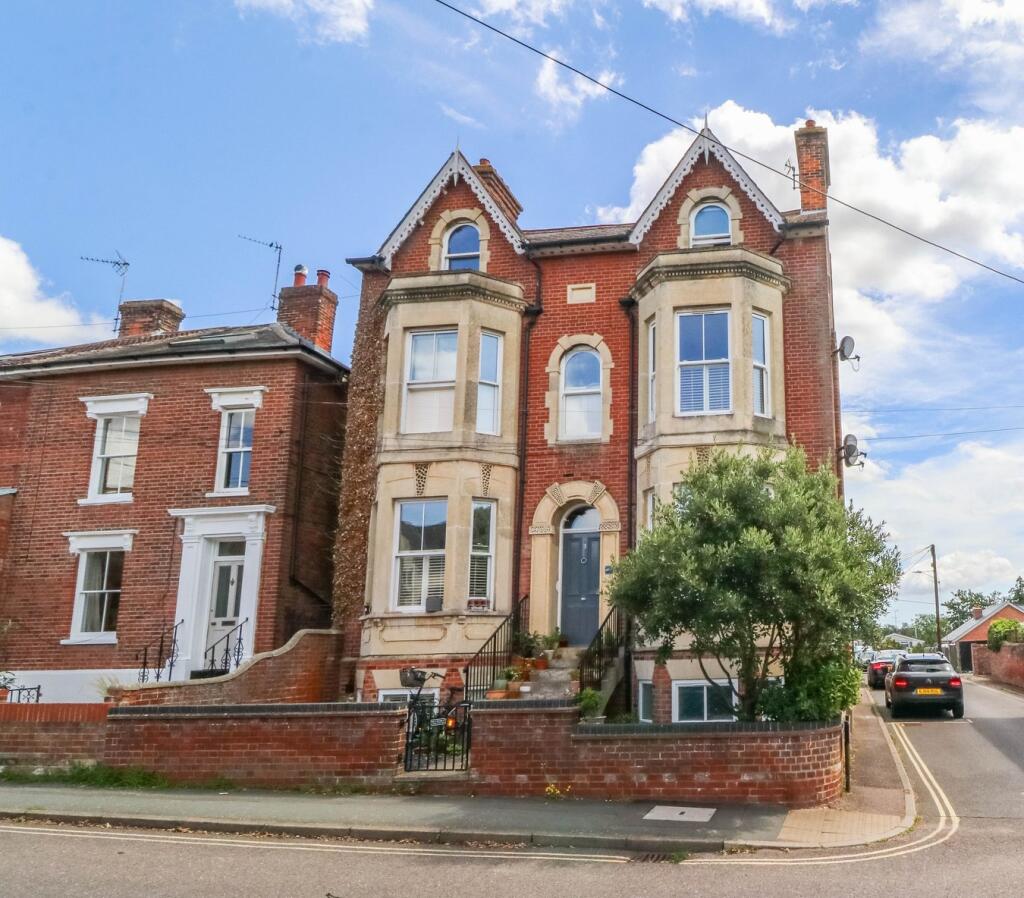 Main image of property: High Street, Wivenhoe, Colchester, CO7
