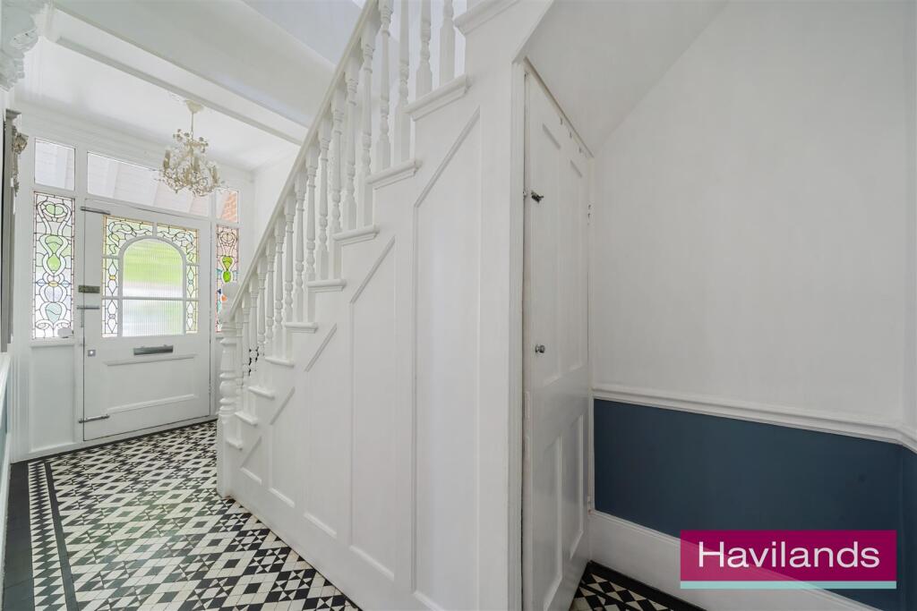 House in London - View 3