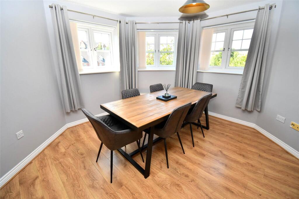 Apartment in Wirral, Liverpool City Region - View 5