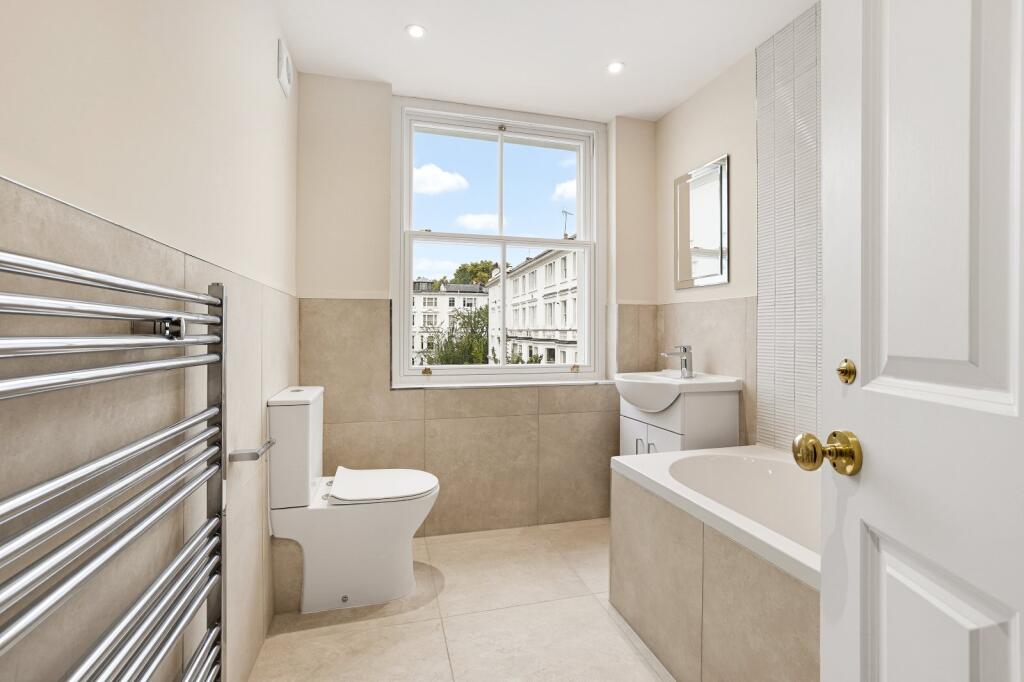 Apartment in London, Kensington - View 4