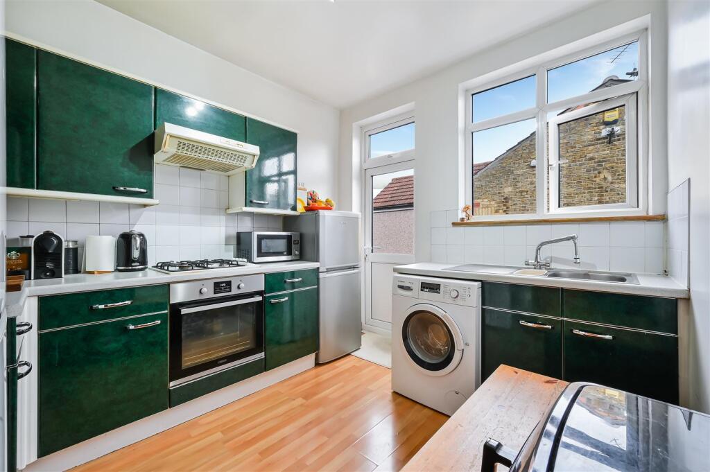 Apartment in London, South Wimbledon, Merton - View 3