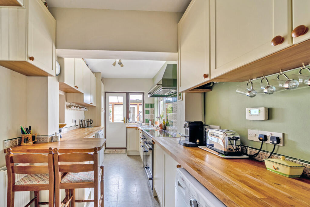 House in London, Coney Hall - View 4