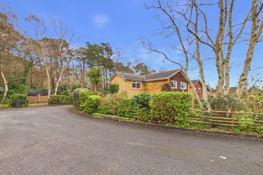 Badbury Close, Broadstone, Dorset, BH18 photo 4