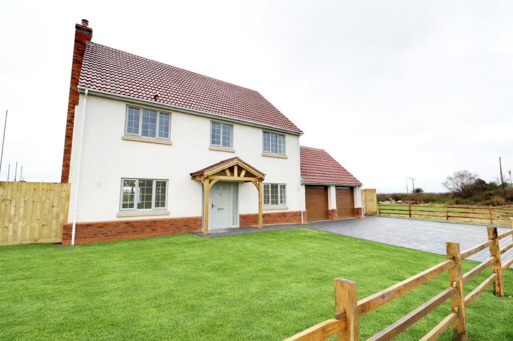 5-bed detached on Brigg Road, Hibaldstow, DN20, £500,000