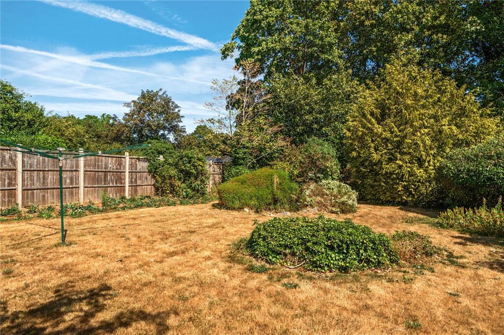 House in Slough, Burnham - View 3