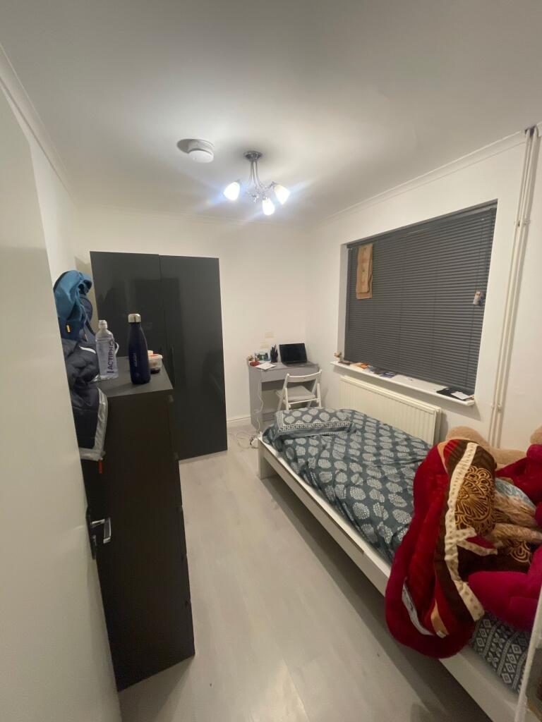 6 bedroom house for rent