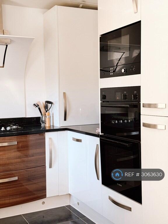 Apartment in Brighton - View 5