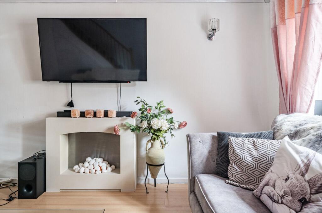 House in Test Valley, Shipton Bellinger - View 3